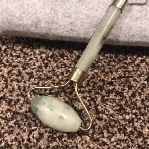Facial Roller - Picture 4 of 9